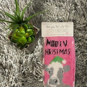 Mooey Christmas Cow Micro Velour Plush Socks Pink Non‑Slip Size 4‑10 NWT